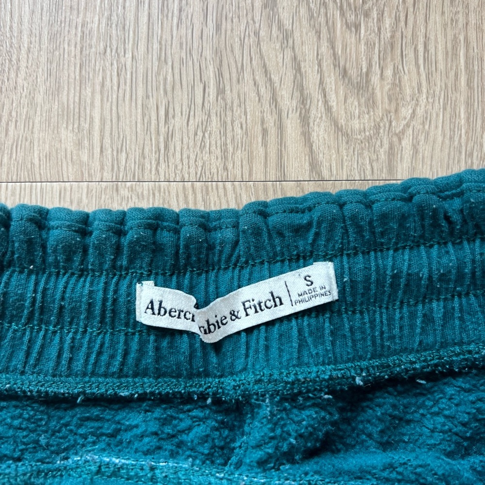 A&F Joggers - Picture 3 of 4